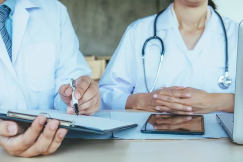 врачи оказывающие лечение при панических атаках